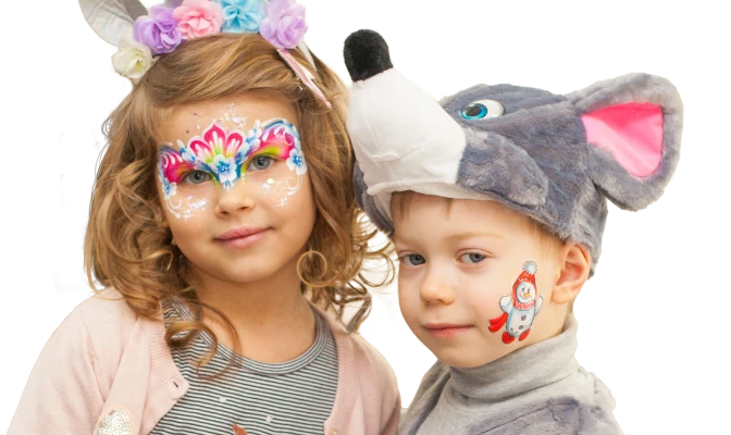 Girl with butterfly face paint and boy with wolf makeup — BloomART Maxi Party package for big events
